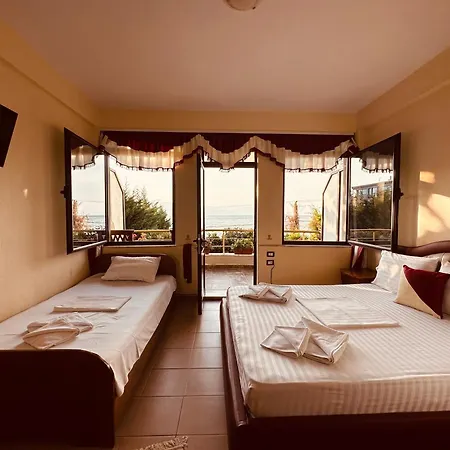 Saint Marena * Tushemisht