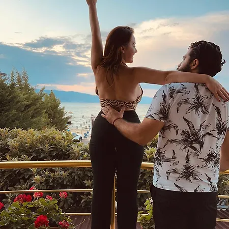 Saint Marena Tushemisht