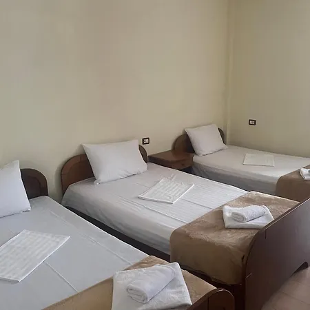 Saint Marena * Tushemisht