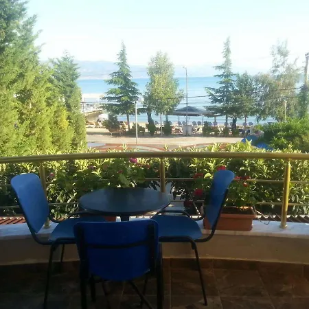 Saint Marena * Tushemisht