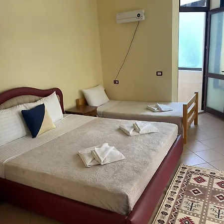 Saint Marena Hotell *