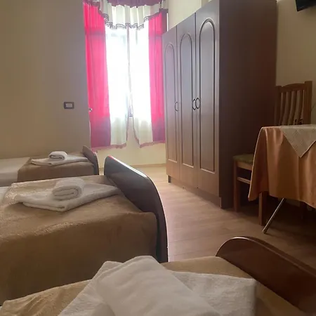 Saint Marena * Tushemisht